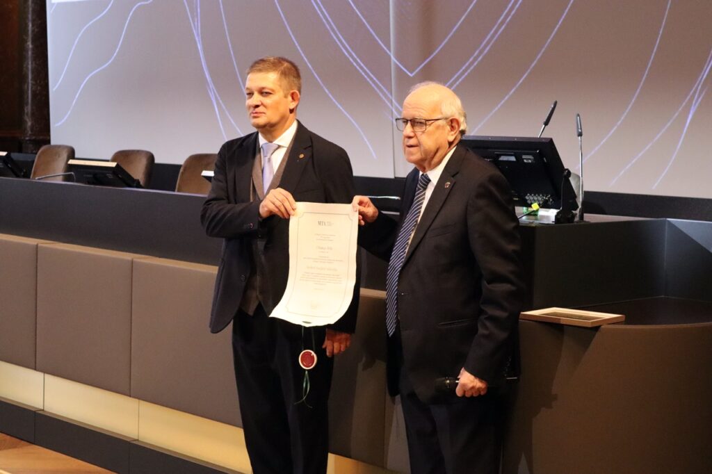 Dr. Urbányi Béla akadémiai székfoglaló előadása